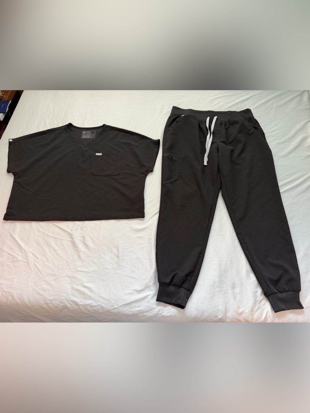 Figs Women's Black Scrub Set: Crop Scrub Top and Zamora Jogger Pants